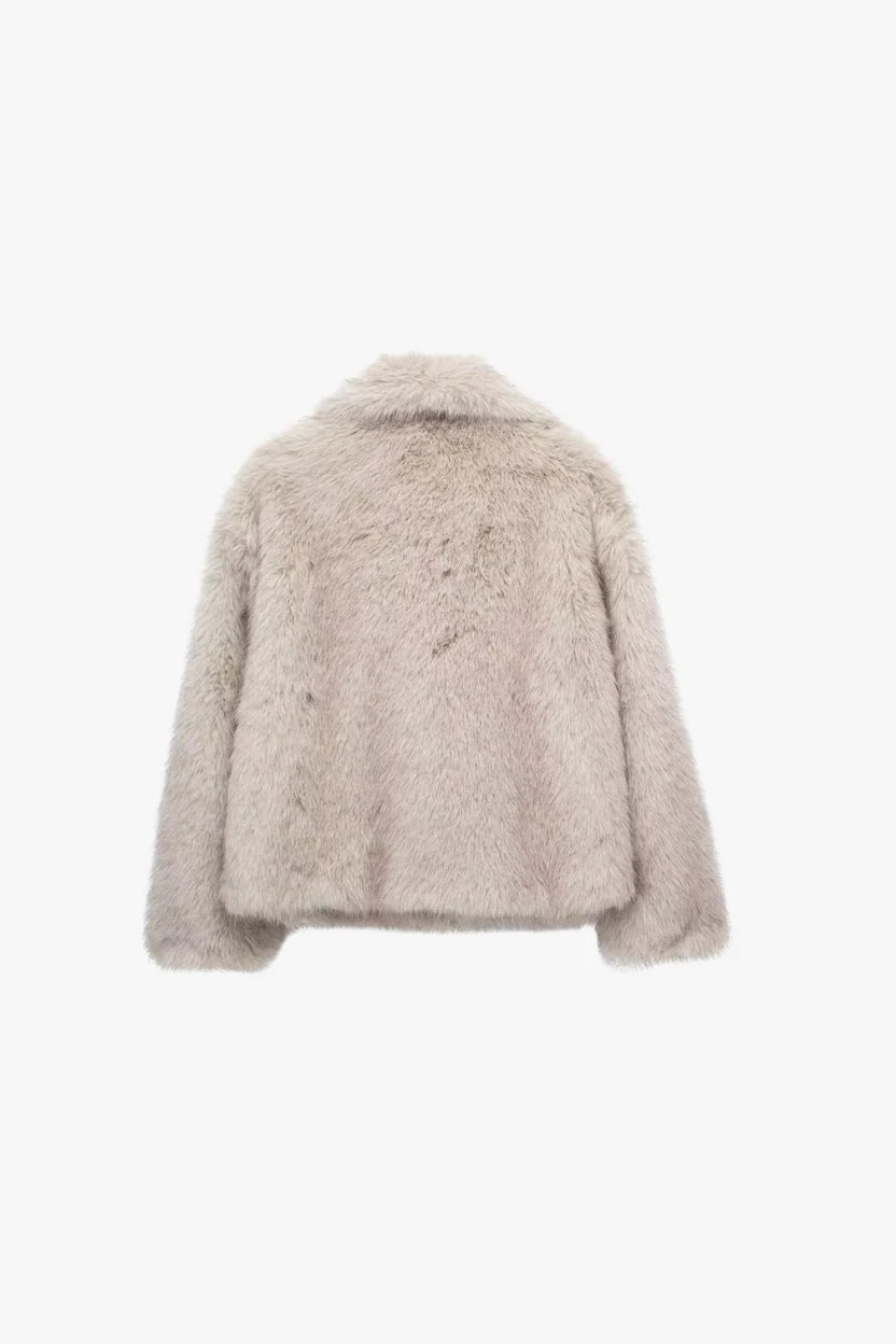 VICTORIA JACKE