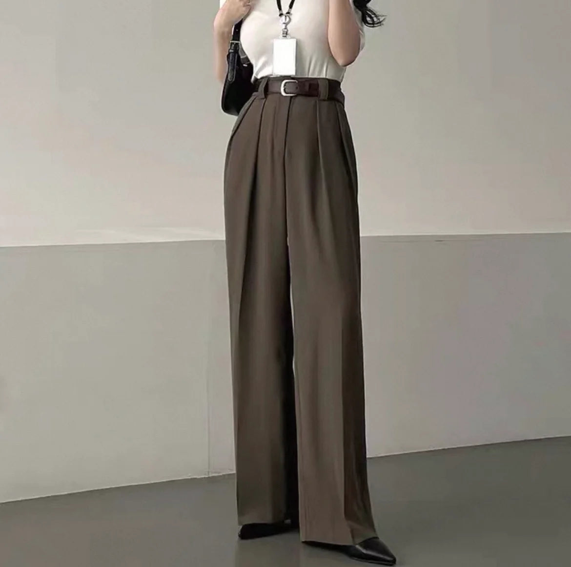 WIDE-LEG STOFFHOSE